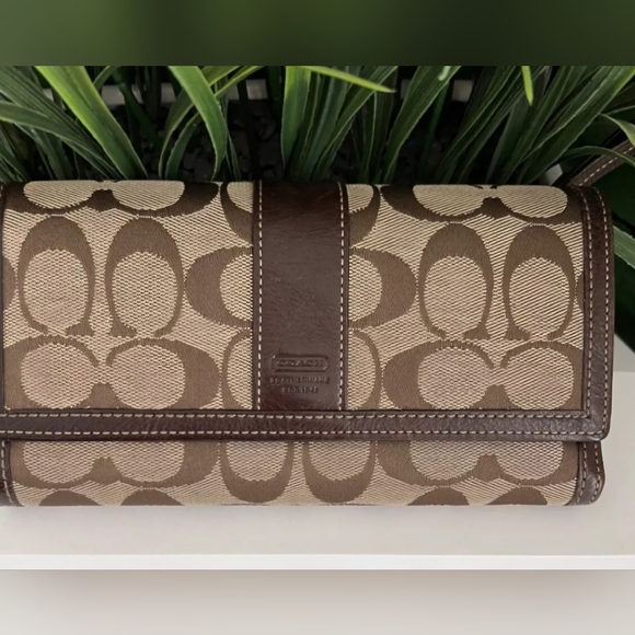 COACH Wallet Slim Trifold In Signature Canvas and Smooth Leather Brown - Picture 1 of 5